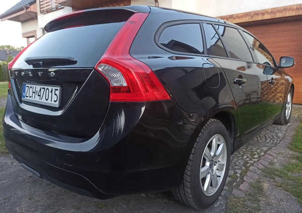 Volvo V60 cena 31600 przebieg: 233114, rok produkcji 2013 z Choszczno małe 596